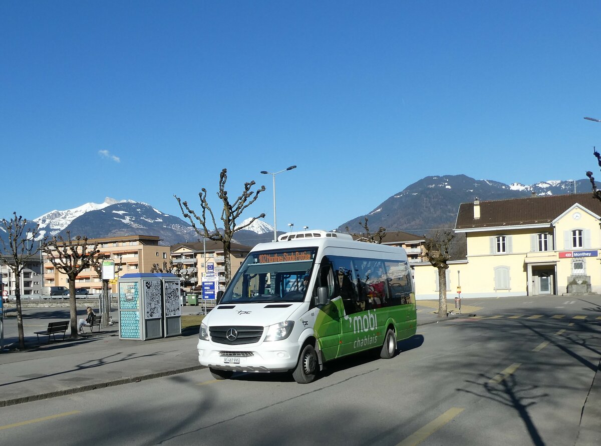 (233'224) - TPC Aigle - Nr. 605/VS 487'995 - Mercedes am 26. Februar 2022 beim Bahnhof Monthey CFF