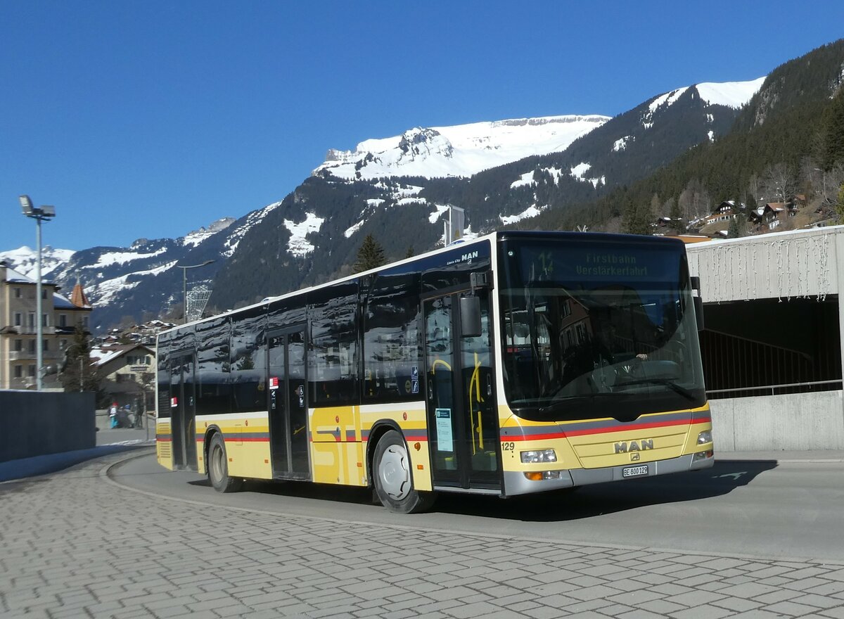 (233'260) - STI Thun - Nr. 129/BE 800'129 - MAN am 27. Februar 2022 in Grindelwald, Sportzentrum (Einsatz Grindelwaldbus)