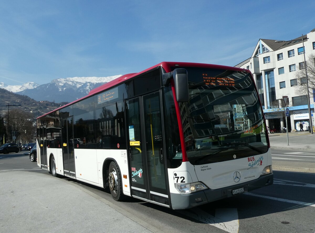 (233'447) - PostAuto Wallis - Nr. 72/VS 415'457 - Mercedes (ex Lathion, Sion Nr. 72) am 7. Mrz 2022 beim Bahnhof Sion