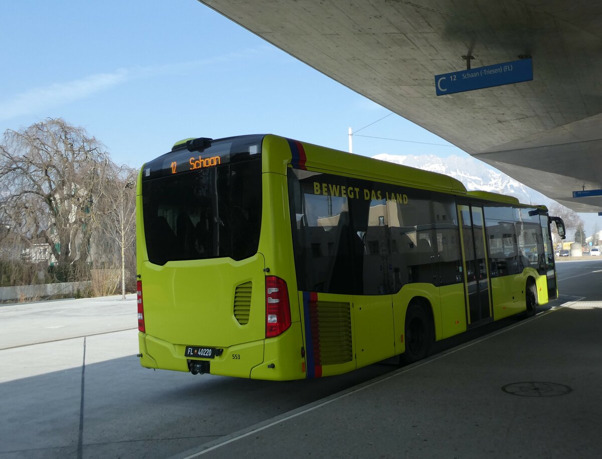 (233'525) - Aus Liechtenstein: BOS PS Anstalt, Vaduz - Nr. 553/FL 40'220 - Mercedes (ex PLA Vaduz Nr. 48) am 8. Mrz 2022 beim Bahnhof Buchs