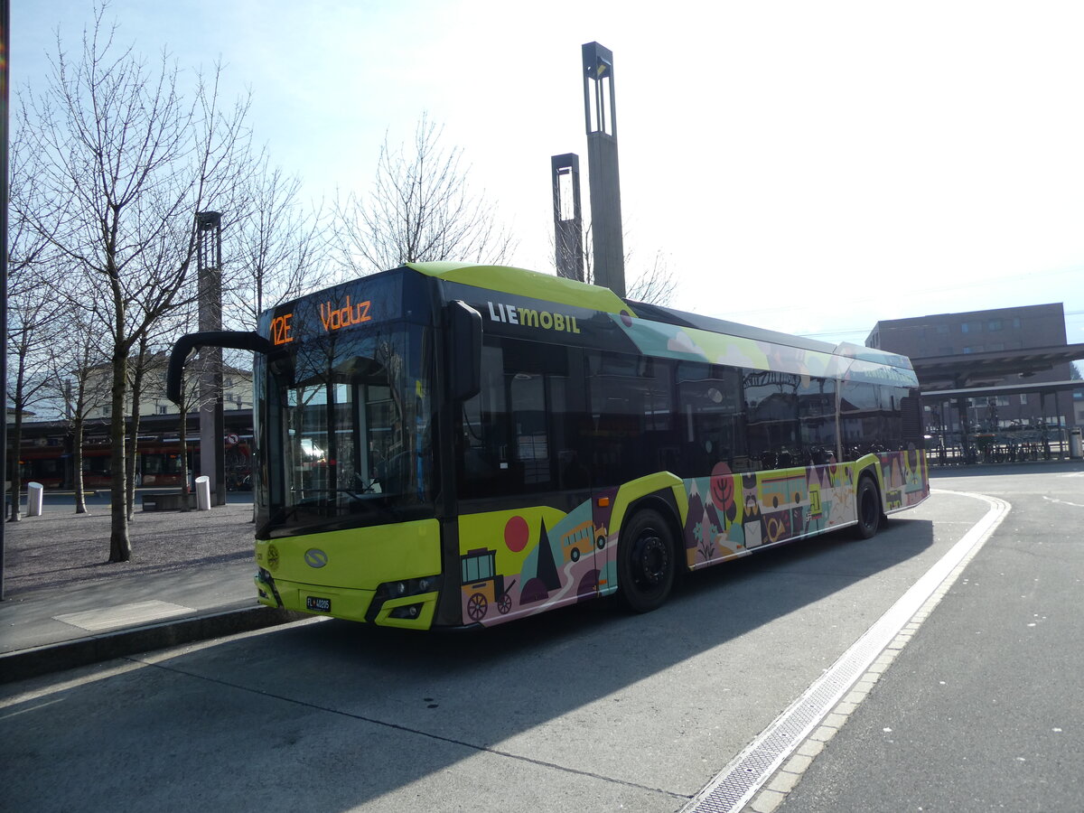 (233'562) - Aus Liechtenstein: BOS PS Anstalt, Vaduz - Nr. 520/FL 40'205 - Solaris am 8. Mrz 2022 beim Bahnhof Sargans