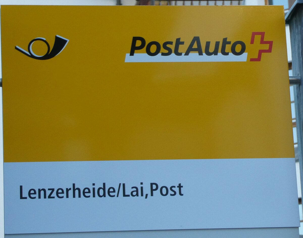 (233'634) - PostAuto-Haltestellenschild - Lenzerheide/Lai, Post - am 9. Mrz 2022