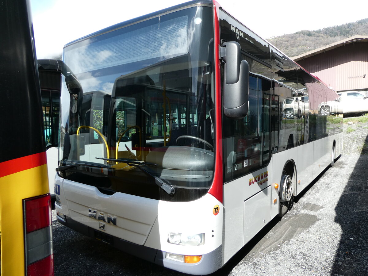 (234'261) - Buchard, Leytron - Nr. 72 - MAN (ex PostAuto Wallis Nr. 68; ex Lathion, Sion Nr. 68) am 9. April 2022 in Leytron, Garage