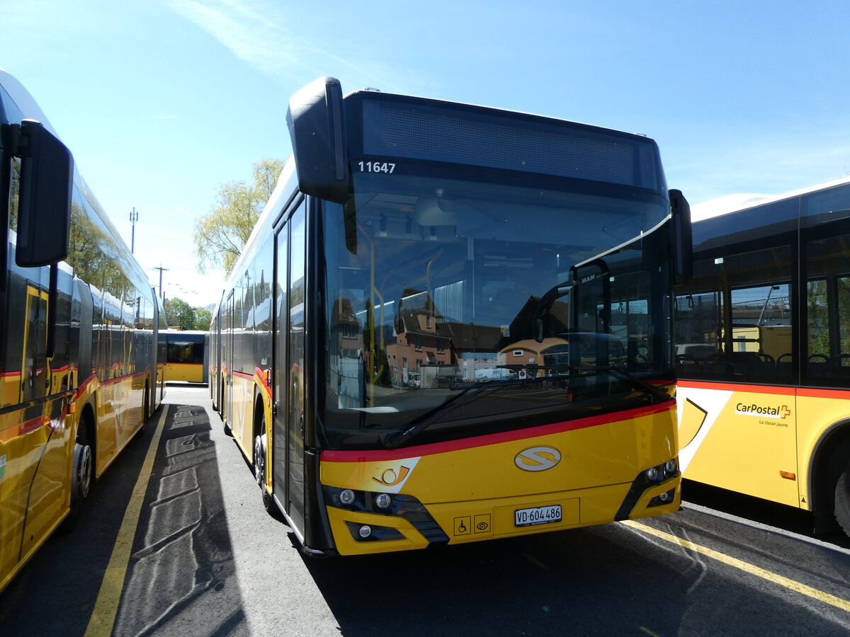 (234'748) - CarPostal Ouest - VD 604'486 - Solaris am 18. April 2022 in Yverdon, Garage