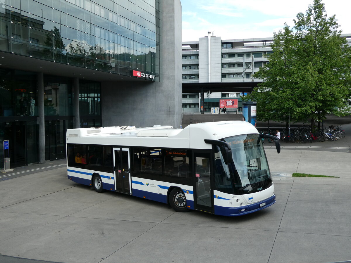 (235'205) - ZVB Zug - Nr. 173/ZG 88'173 - Hess am 4. Mai 2022 beim Bahnhof Zug