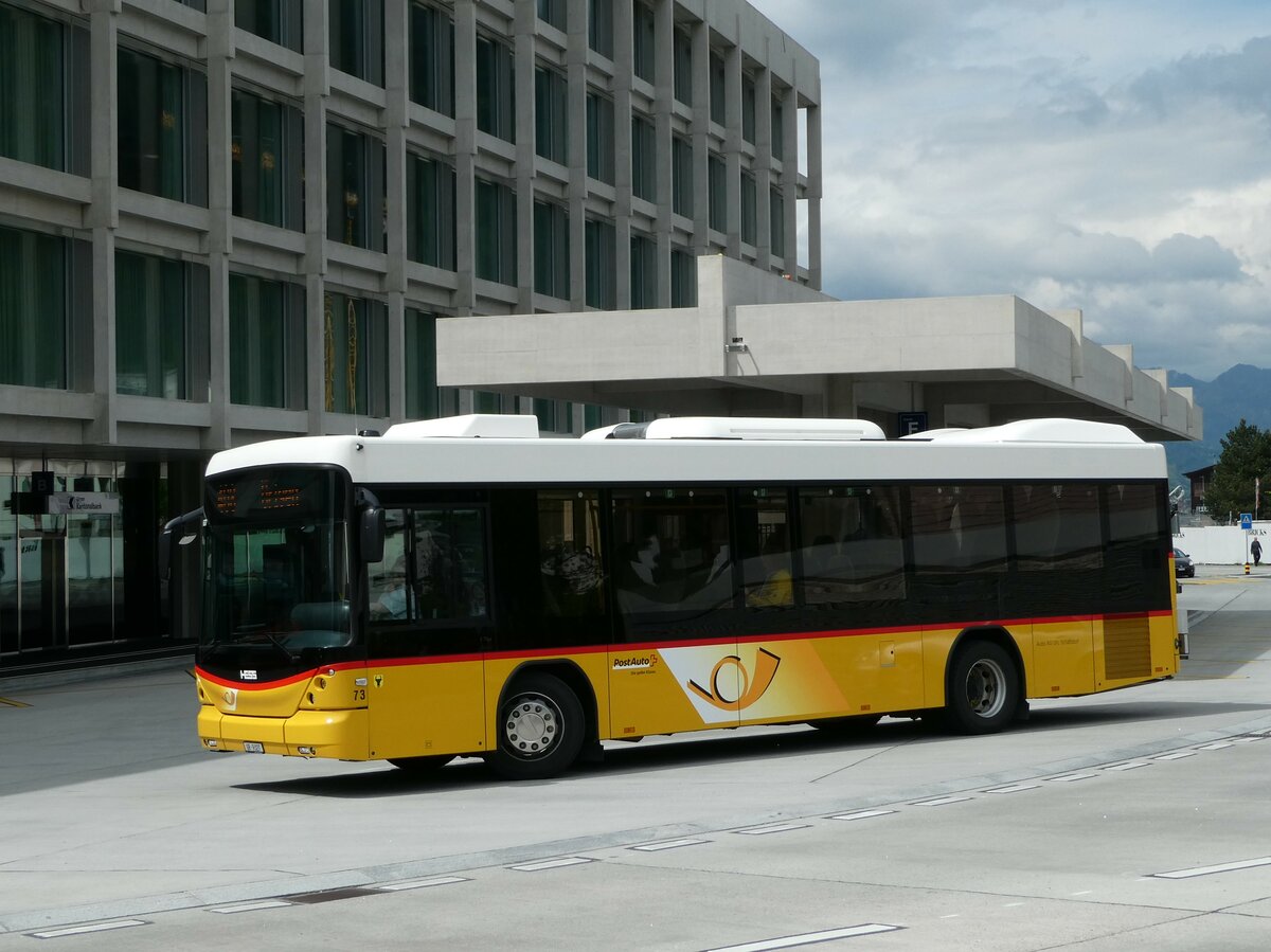 (235'487) - AAGU Altdorf - Nr. 73/UR 9327 - Scania/Hess am 8. Mai 2022 beim Bahnhof Altdorf