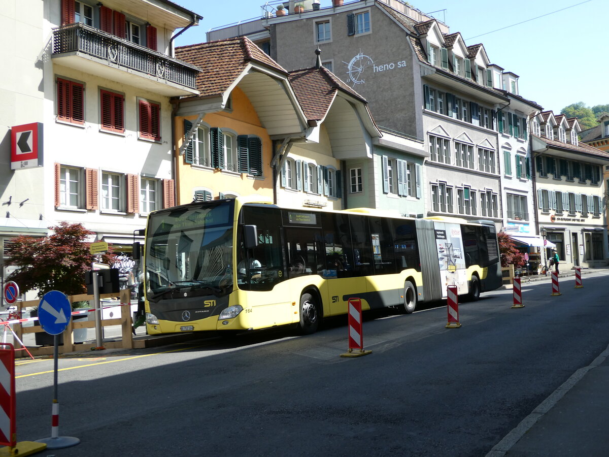 (235'513) - STI Thun - Nr. 164/BE 752'164 - Mercedes am 9. Mai 2022 in Thun Marktgasse (prov. Haltestelle)