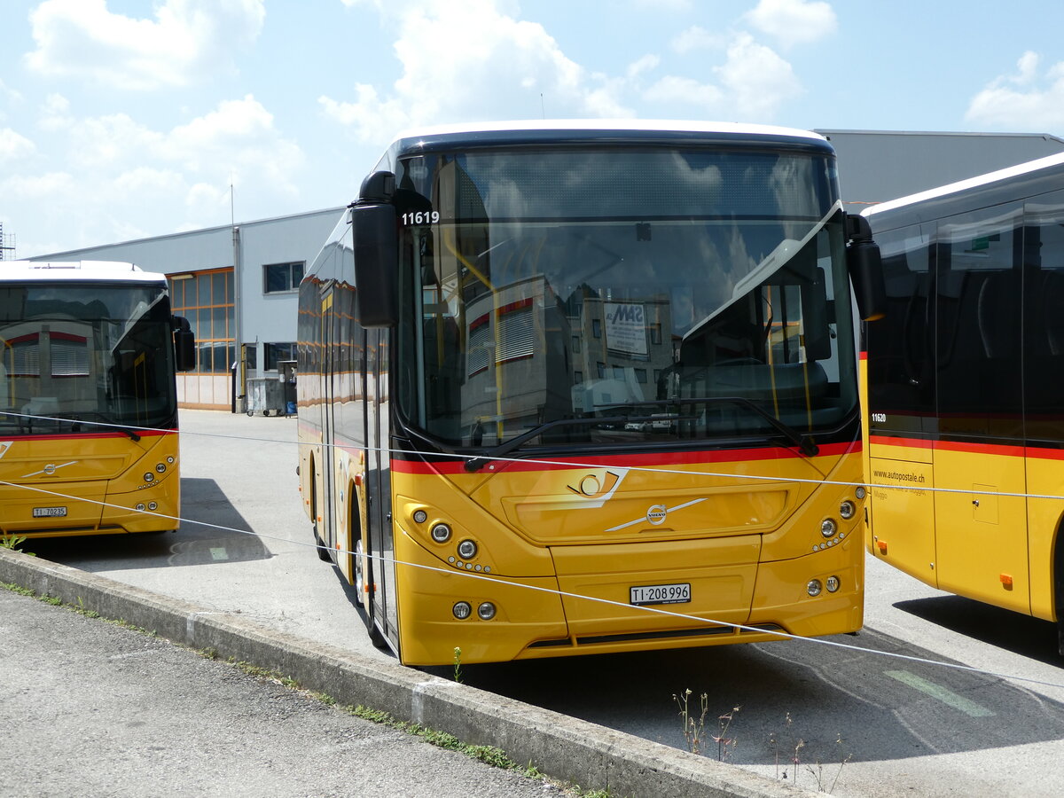 (236'320) - Autopostale, Muggio - TI 208'996 - Volvo am 26. Mai 2022 in Balerna, Garage