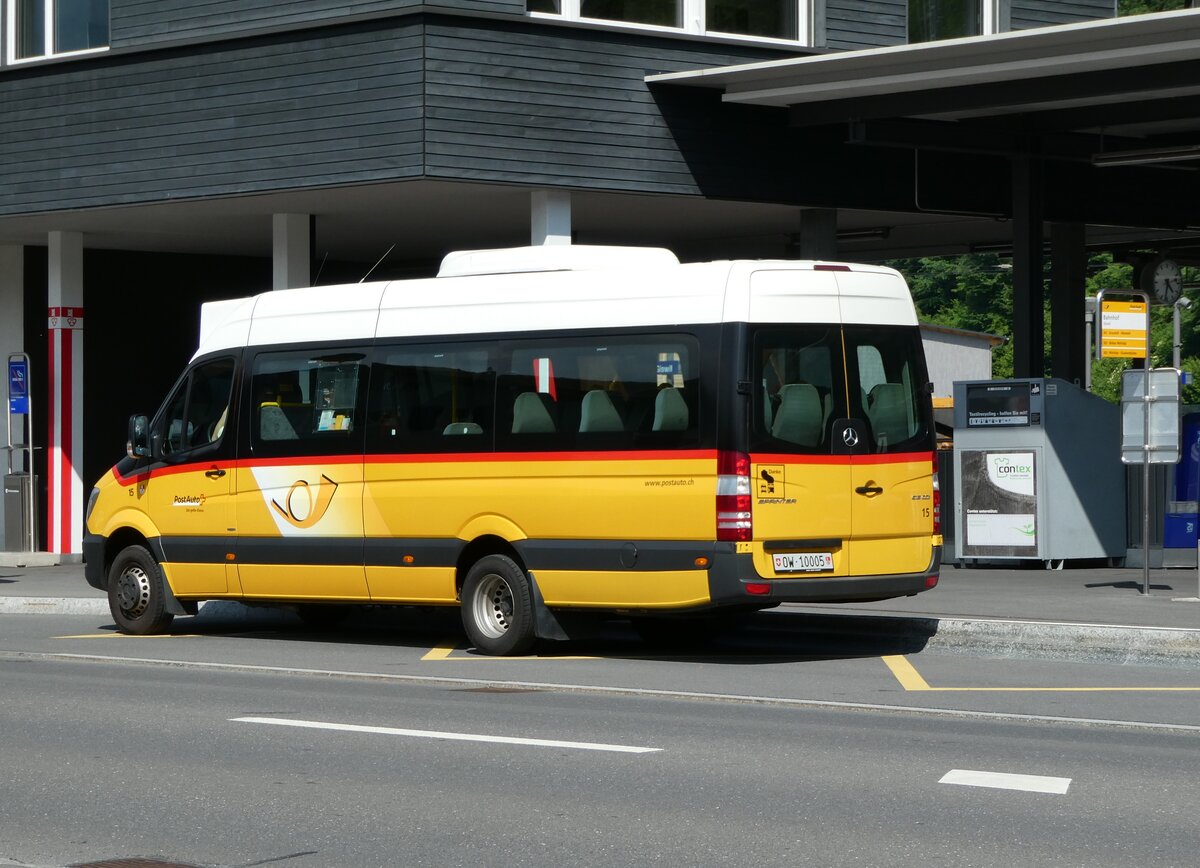(236'544) - PostAuto Zentralschweiz - Nr. 15/OW 10'005 - Mercedes (ex Dillier, Sarnen Nr. 15) am 2. Juni 2022 beim Bahnhof Sarnen