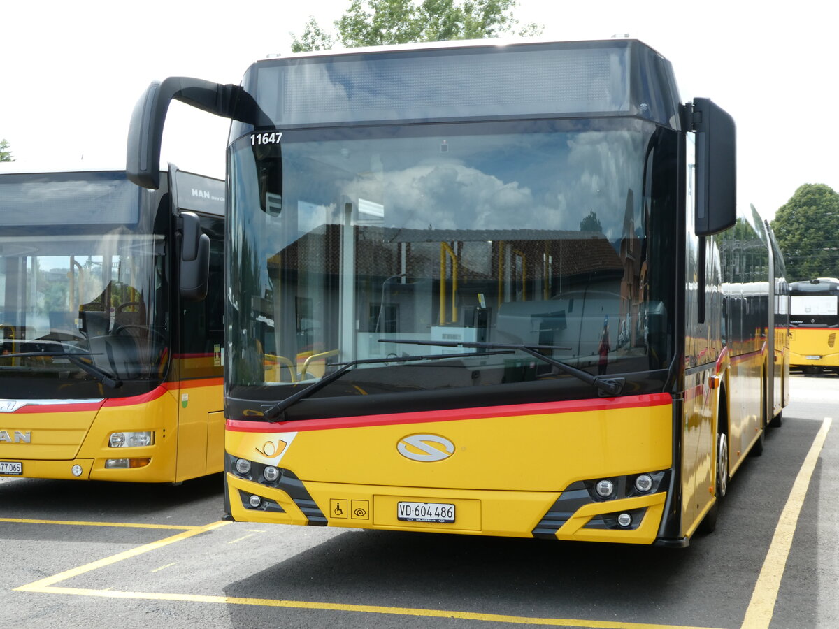 (236'946) - CarPostal Ouest - VD 604'486 - Solaris am 6. Juni 2022 in Yverdon, Garage