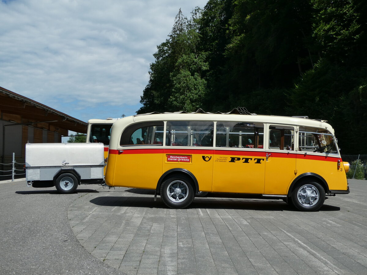 (237'599) - Schmid, Thrishaus - Nr. 3/BE 26'760 - Saurer/Gangloff (ex Geiger, Adelboden Nr. 3) am 26. Juni 2022 in Mlenen, Kanderarena