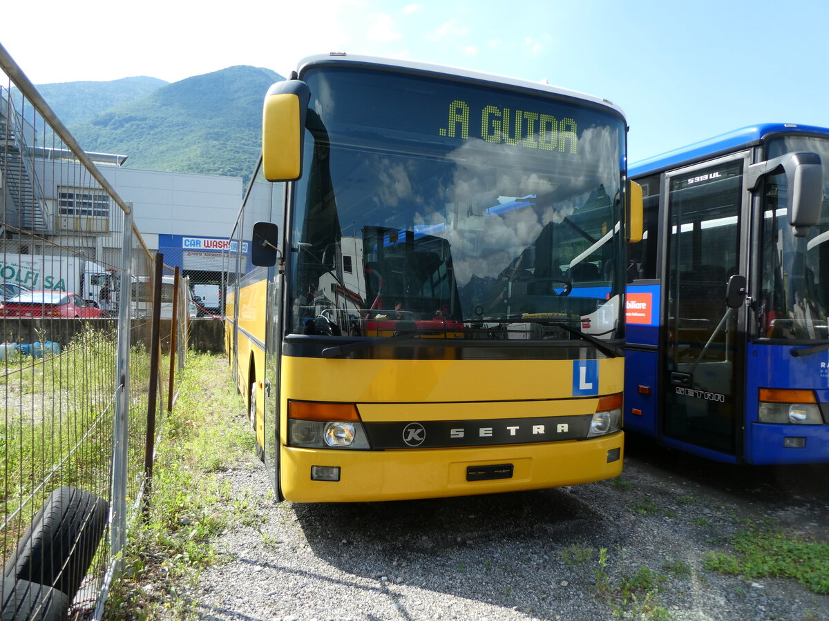 (237'765) - Lado, Gandria - Setra (ex Autopostale, Muggio; ex AutoPostale Ticino; ex AutoPostale Ticino Nr. 503; ex Marchetti, Airolo) am 2. Juli 2022 in Castione, Industria