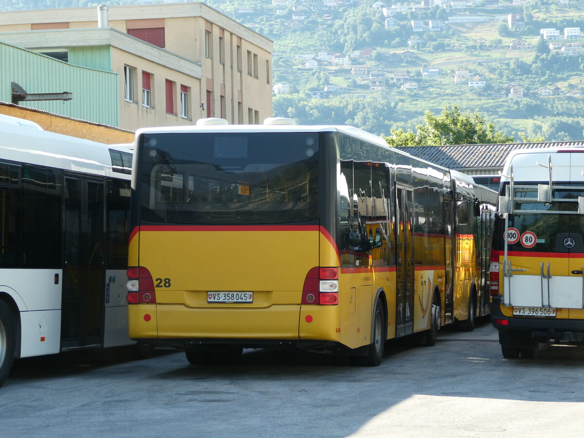 (238'064) - PostAuto Wallis - Nr. 28/VS 358'045 - MAN/Gppel (ex AAGU Altdorf Nr. 72; ex PostAuto Bern; ex PostAuto Bern Nr. 217; ex RBS Worblaufen Nr. 217) am 16. Juli 2022 in Sion, Interbus