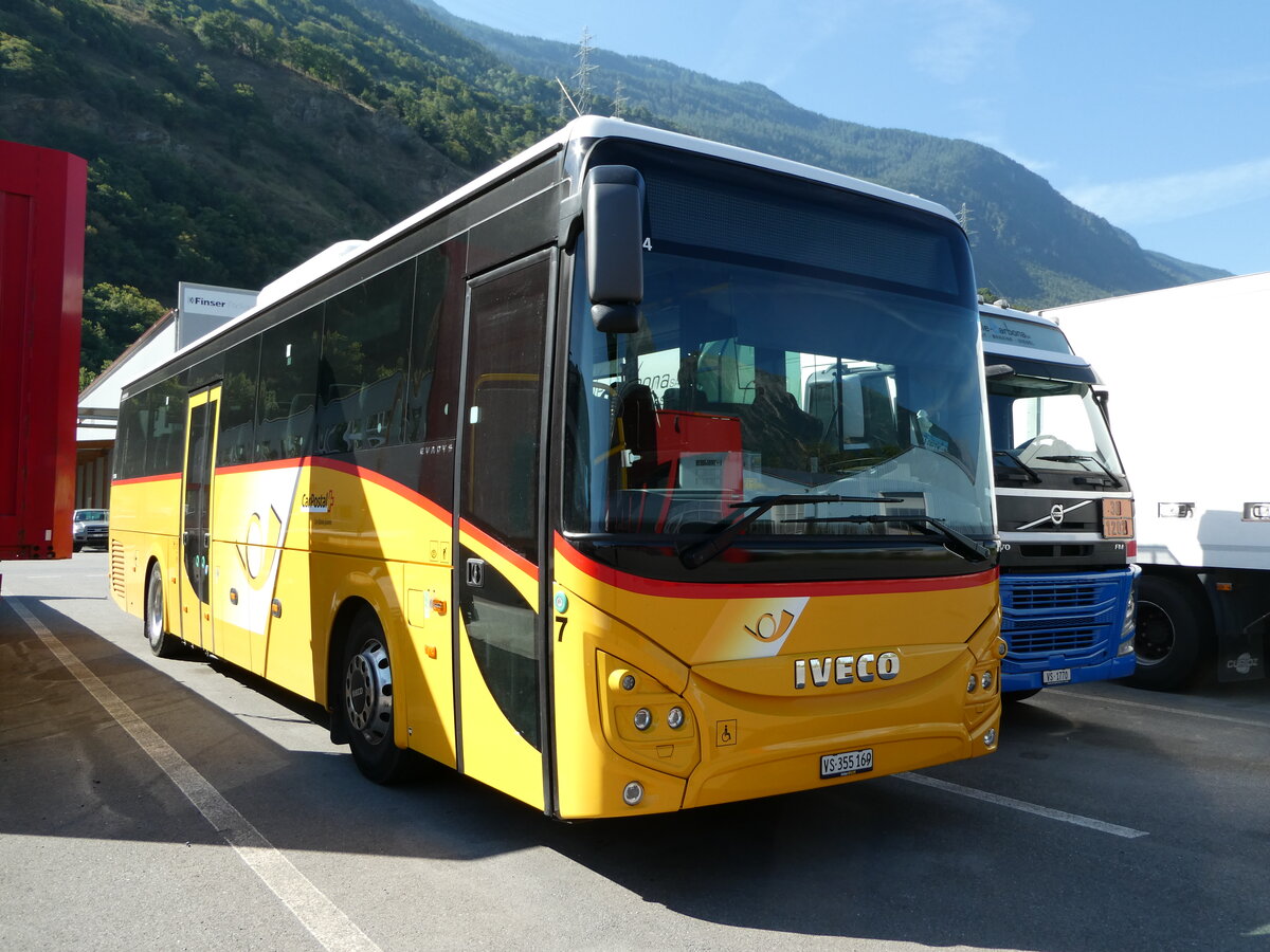 (238'080) - PostAuto Wallis - Nr. 7/VS 355'169 - Iveco am 16. Juli 2022 in Saxon, Garage Visa