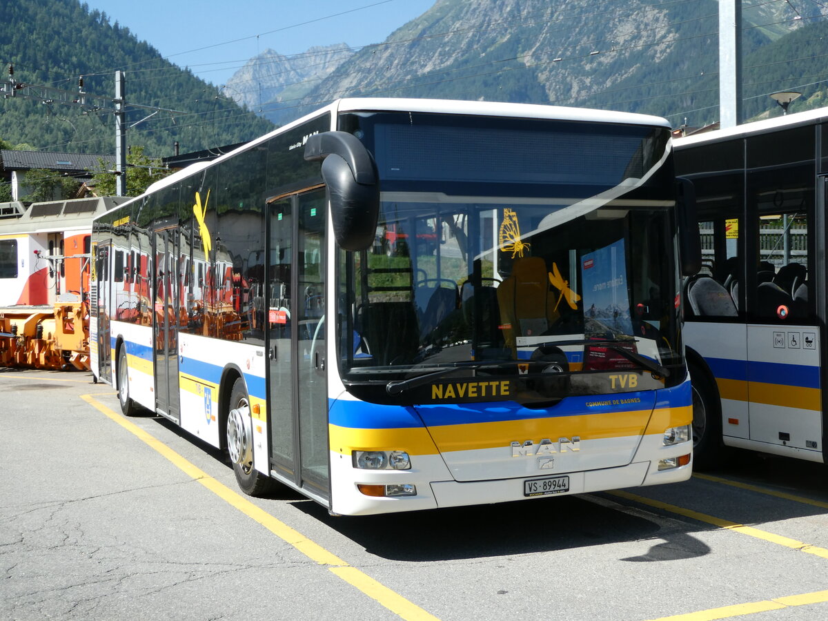 (238'093) - TMR Martigny - Nr. 103/VS 89'944 - MAN am 16. Juli 2022 in Orsires, Garage