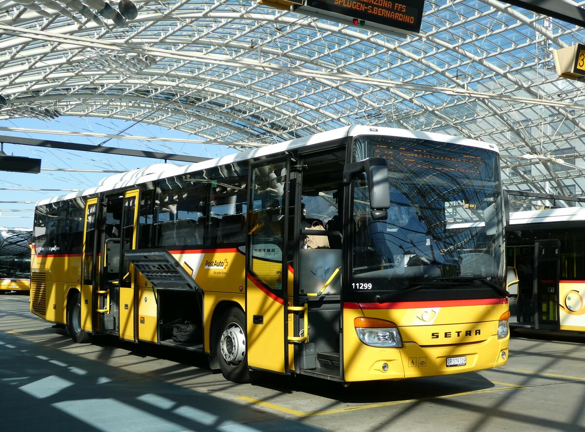 (238'209) - PostAuto Graubnden - GR 179'709 - Setra am 17. Juli 2022 in Chur, Postautostation