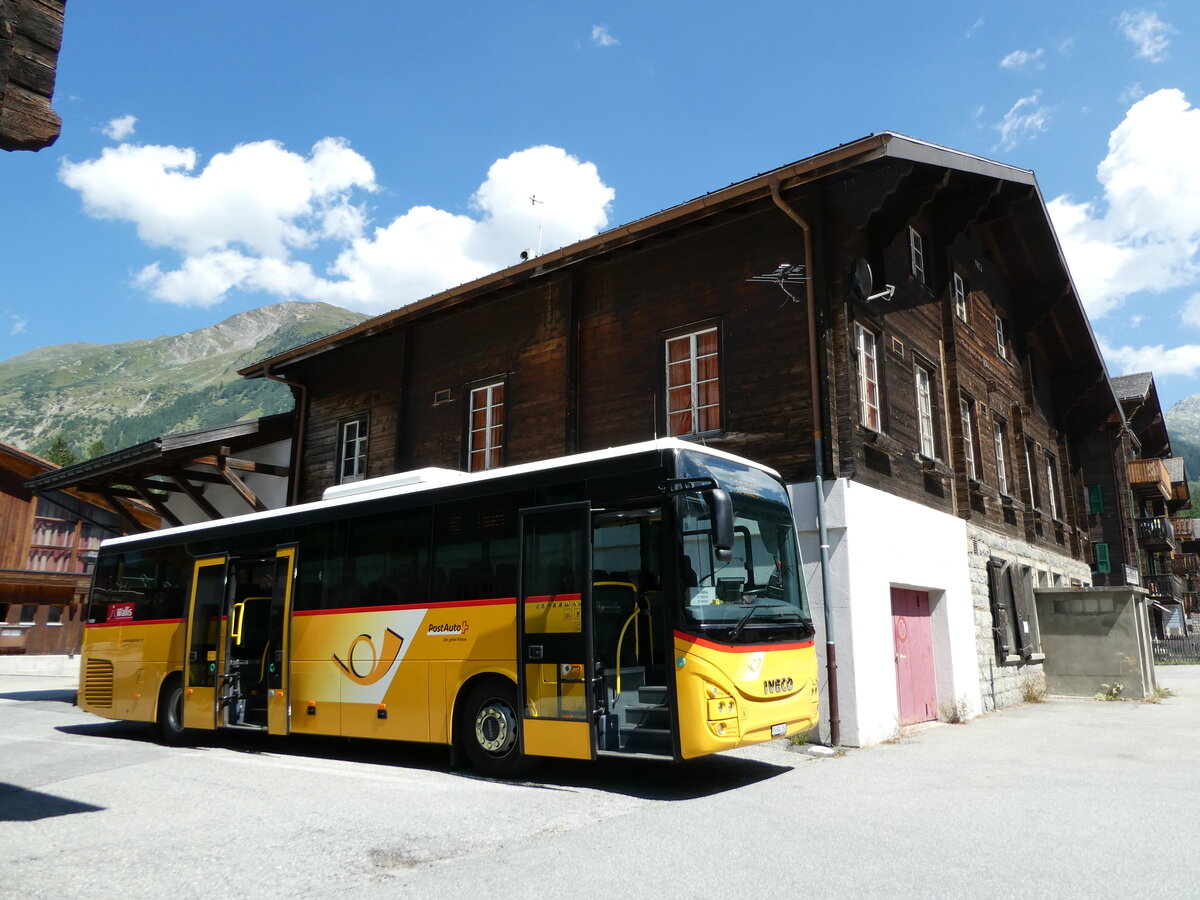 (238'439) - Seiler, Ernen - VS 504'350 - Iveco am 24. Juli 2022 in Oberwald, Schulhaus