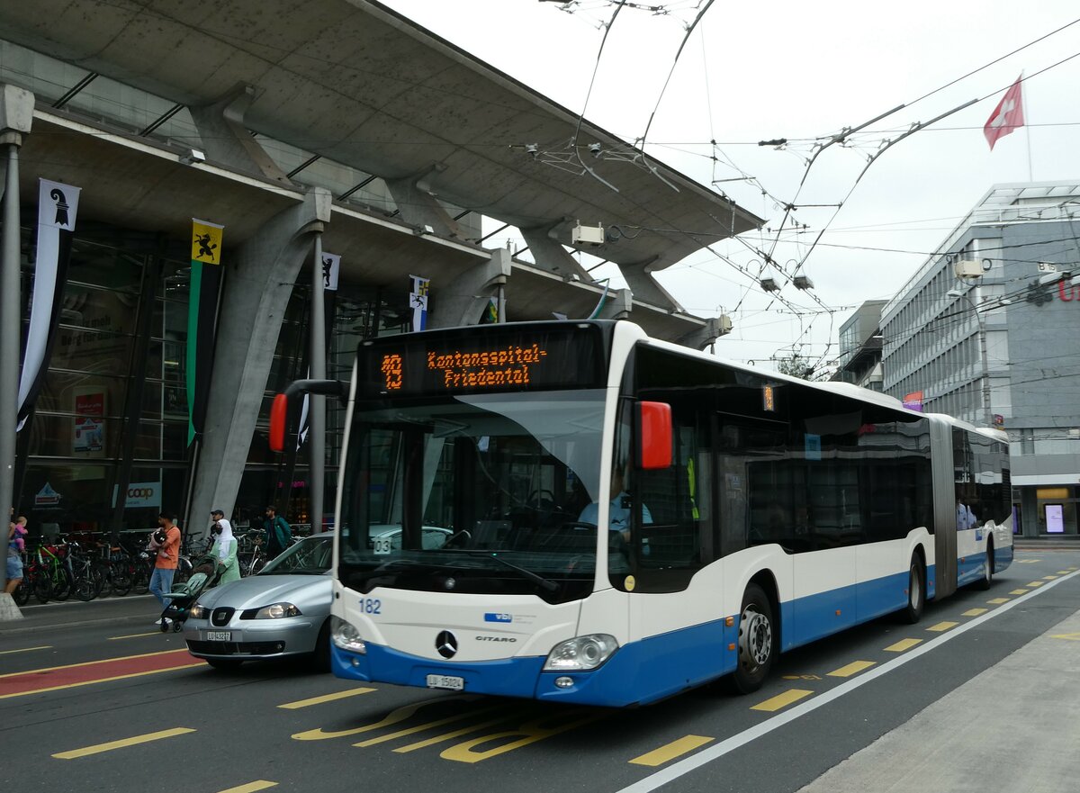 (238'917) - VBL Luzern - Nr. 182/LU 15'024 - Mercedes am 7. August 2022 beim Bahnhof Luzern