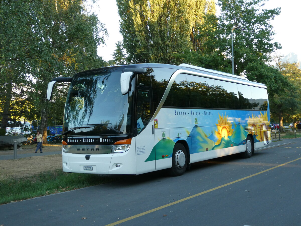 (239'024) - Bhrer, Hirzel - ZH 5998 - Setra am 13. August 2022 in Thun, Lachen