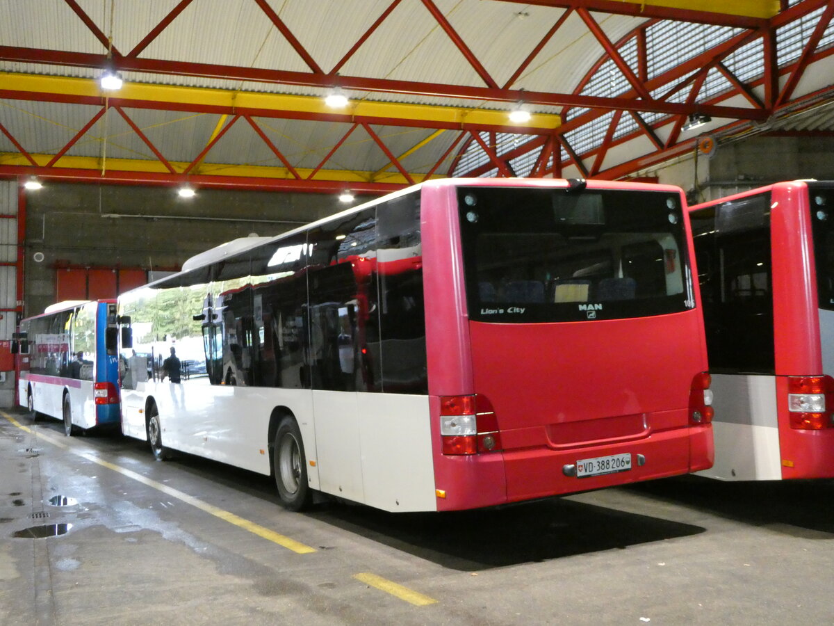 (240'495) - TRAVYS Yverdon - Nr. 105/VD 388'206 - MAN am 2. Oktober 2022 in Yverdon, Garage