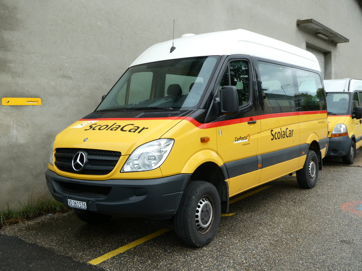 (240'516) - CarPostal Ouest - VD 361'576 - Mercedes am 2. Oktober 2022 in Yverdon, Garage 3