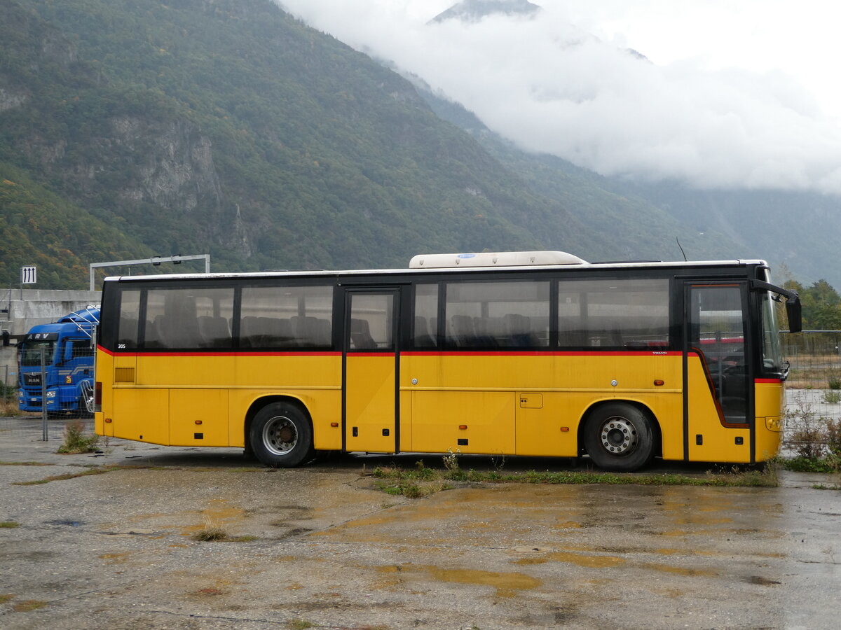 (240'700) - Evquoz, Erde - (VS 3291) - Volvo am 8. Oktober 2022 bei St-Maurice