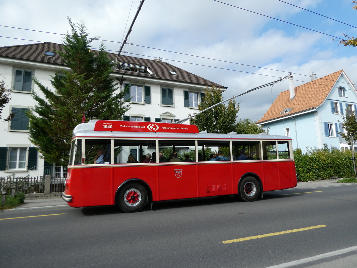 (240'822) - VB Biel - Nr. 21 - Berna/Hess Trolleybus am 9. Oktober 2022 in Biel, Lerchenweg