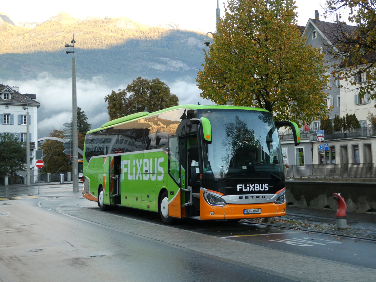 (241'264) - Aus Deutschland: Weiherer, Rehau - REH-AU 871 - Setra am 14. Oktober 2022 in Chur, Lindenquai