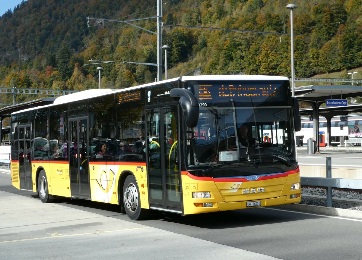 (241'489) - PostAuto Zentralschweiz - Nr. 11/OW 16'211 - MAN (ex Mattli, Wassen) am 18. Oktober 2022 beim Bahnhof Interlaken Ost