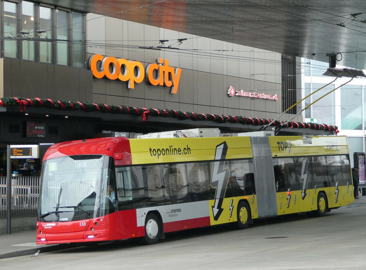 (243'274) - SW Winterthur - Nr. 133 - Hess/Hess Gelenktrolleybus am 29. November 2022 beim Hauptbahnhof Winterthur