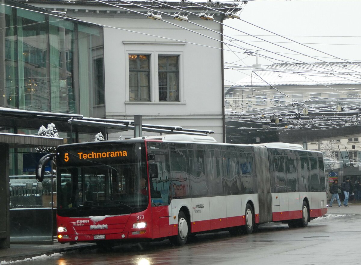 (243'976) - SW Winterthur - Nr. 373/ZH 565'373 - MAN am 16. Dezember 2022 beim Hauptbahnhof Winterthur