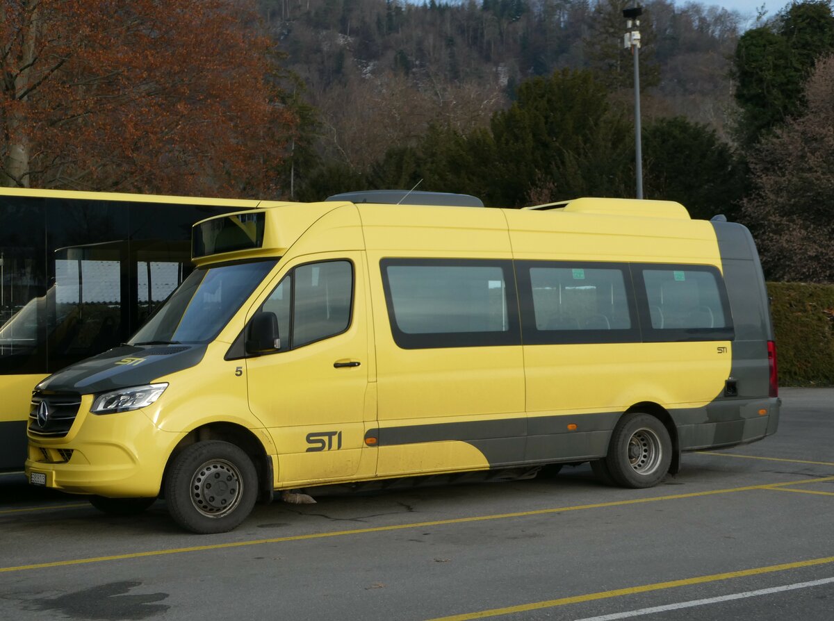 (244'048) - STI Thun - Nr. 5/BE 816'005 - Mercedes am 19. Dezember 2022 bei der Schifflndte Thun