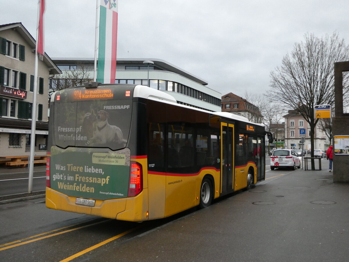 (244'103) - PostAuto Ostschweiz - TG 180'982 - Mercedes am 21. Dezember 2022 beim Bahnhof Weinfelden