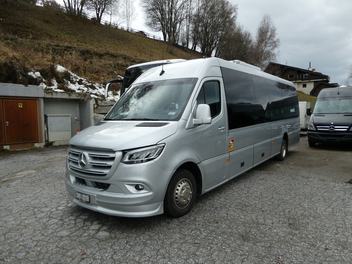 (244'169) - Nax Excursions, Nax - VS 283'603 - Mercedes am 26. Dezember 2022 in Nax, Garage