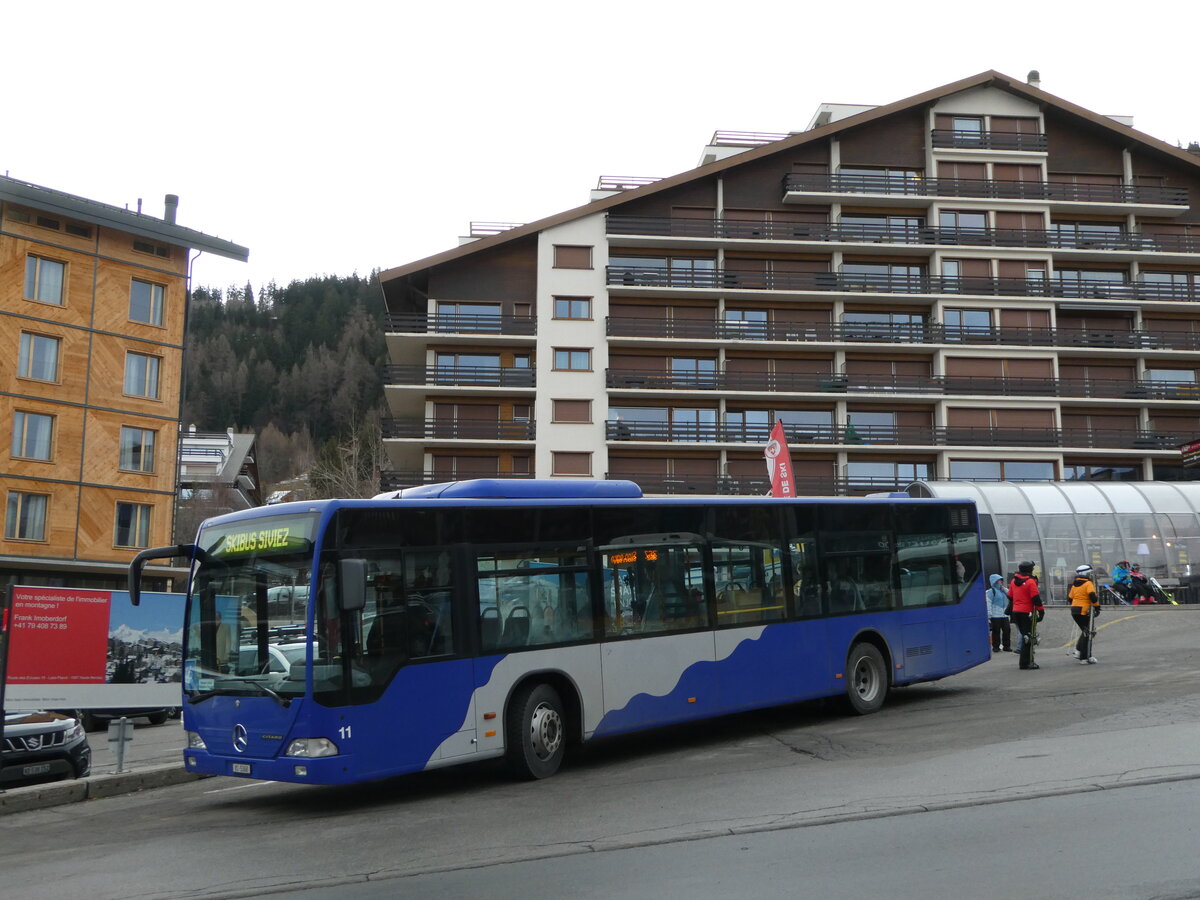 (244'198) - Lathion, Sion - Nr. 11/VS 5368 - Mercedes (ex VZO Grningen Nr. 74) am 26. Dezember 2022 in Haute-Nendaz, Tlcabine