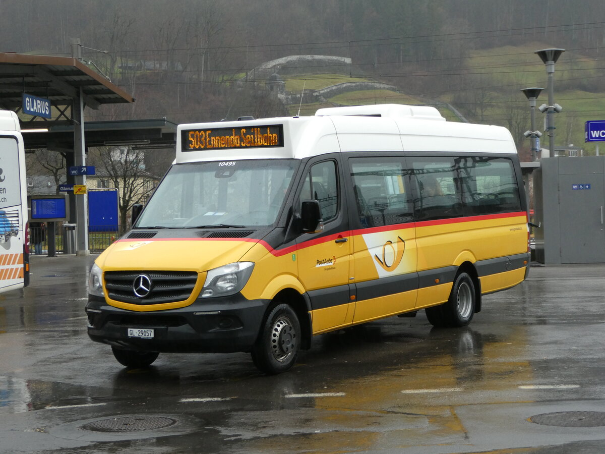 (244'442) - Niederer, Filzbach - Nr. 30/GL 29'057/PID 10'495 - Mercedes (ex PostAuto Ostschweiz) am 3. Januar 2023 beim Bahnhof Glarus
