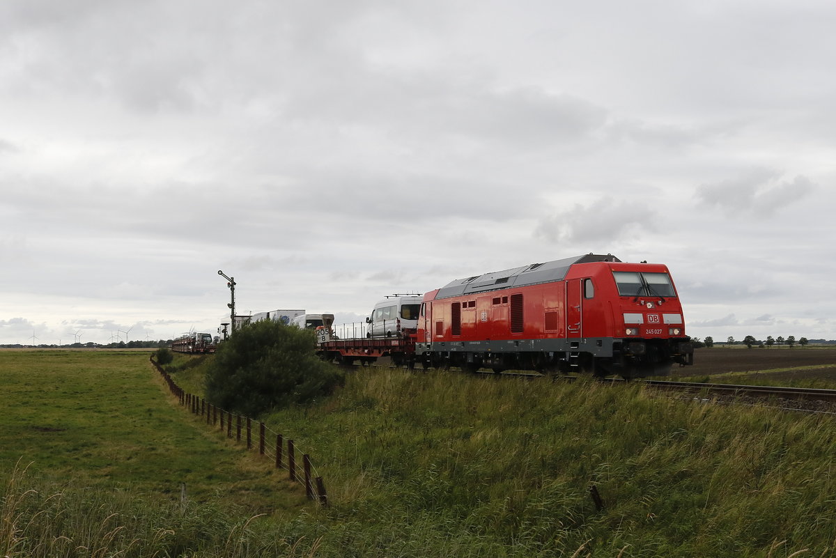 245 027 mit einem Sylt-Shuttle aus Sylt kommend am 12. August 2017 bei Lehnshallig.