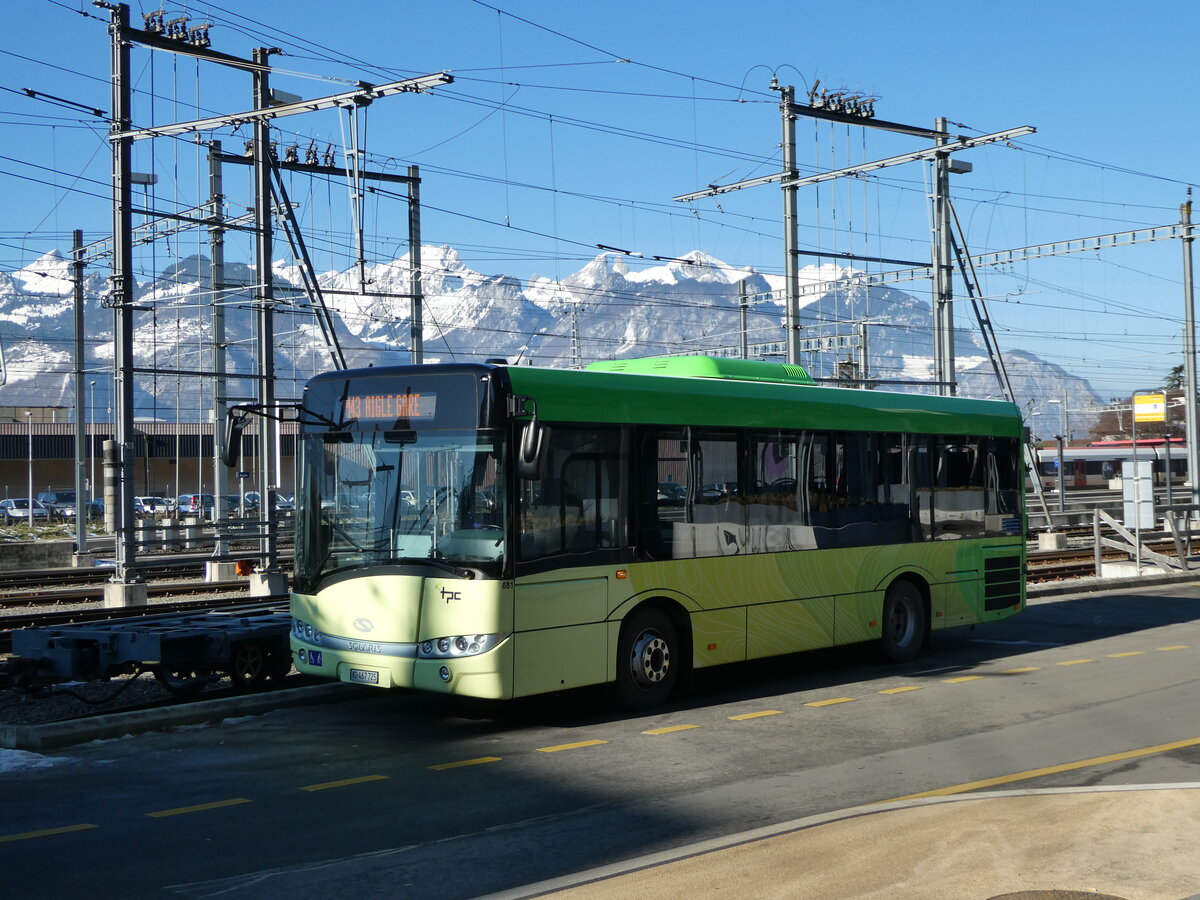 (245'577) - TPC Aigle - Nr. 681/VD 467'725 - Solaris am 31. Januar 2023 beim Bahnhof Aigle