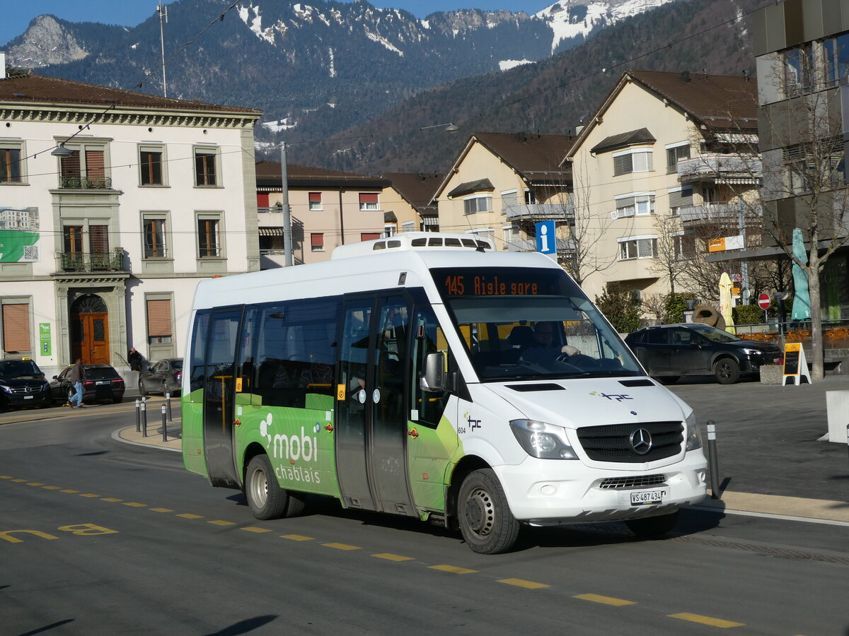 (245'600) - TPC Aigle - Nr. 604/VS 487'434 - Mercedes am 31. Januar 2023 beim Bahnhof Aigle