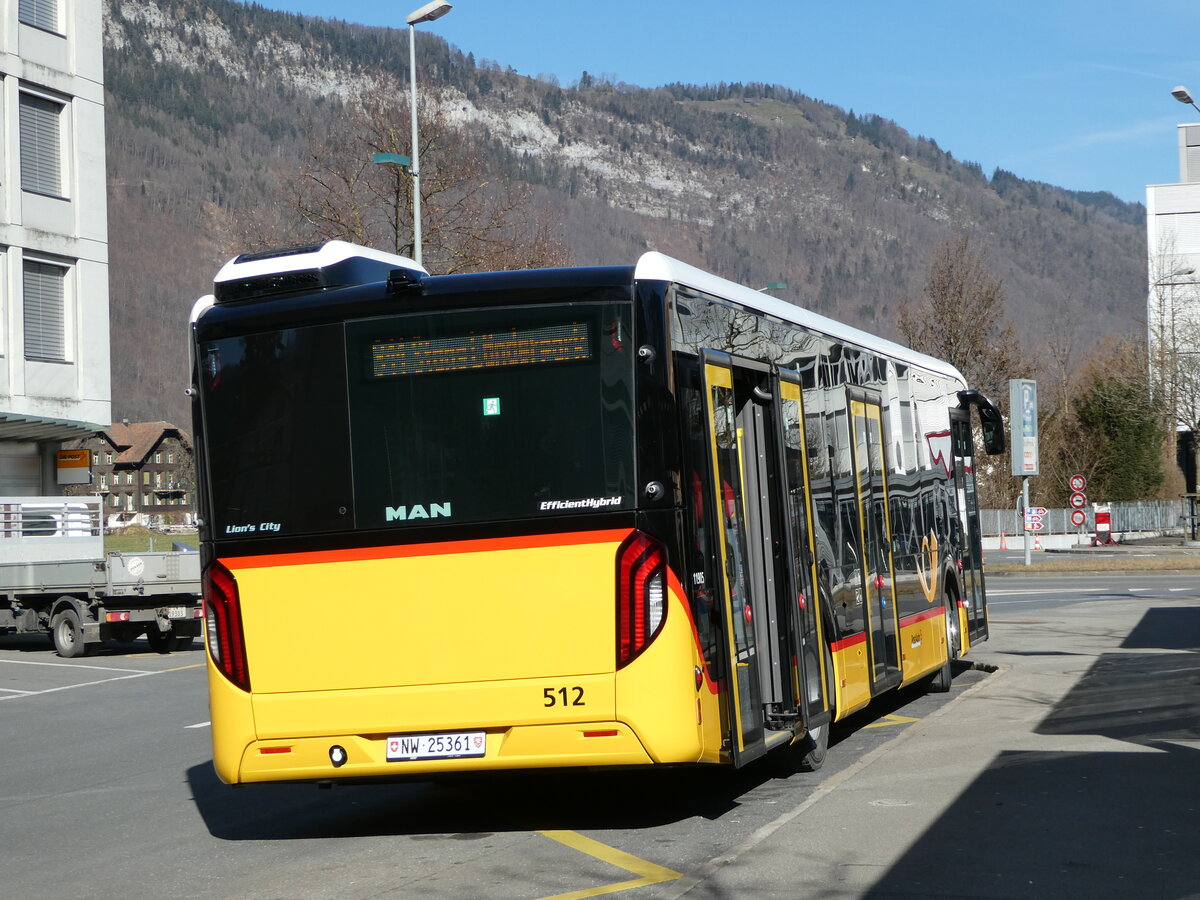 (246'176) - PostAuto Zentralschweiz - Nr. 512/NW 25'361/PID 11'905 - MAN am 16. Februar 2023 beim Bahnhof Stans