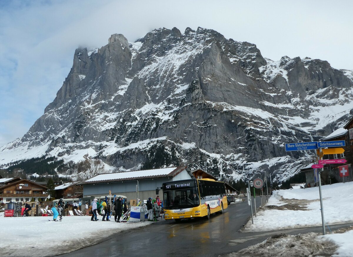 (246'264) - Grindelwaldbus, Grindelwald - Nr. 12/BE 356'085 - MAN am 17. Februar 2023 in Grindelwald, Steinacher