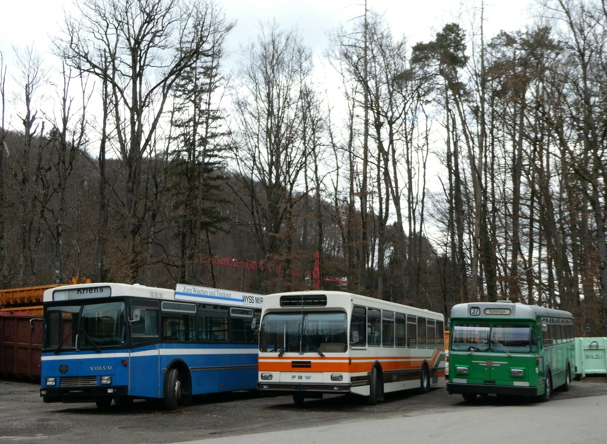 (246'675) - Krauer, Kehrsatz - Volvo/R&J (ex VBL Luzern Nr. 111) + Wegmller, Mnsingen - FBW/R&J (ex Bamert, Wollerau) + BVB Basel (RWB) - Nr. 75 - FBW/FHS am 26. Februar 2023 in Oberburg, Ziegelgut