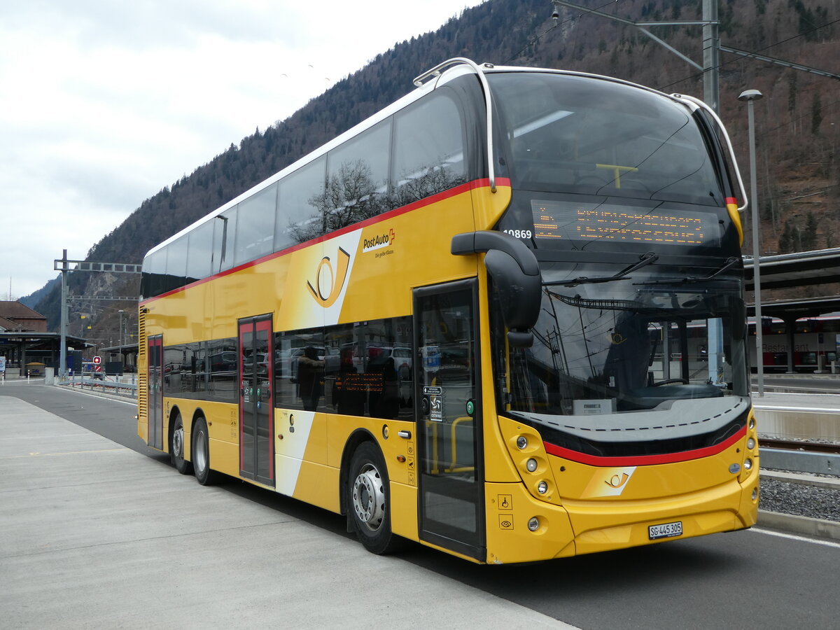 (246'751) - PostAuto Ostschweiz - SG 445'305/PID 10'869 - Alexander Dennis (ex AR 45'267) am 27. Februar 2023 beim Bahnhof Interlaken Ost 