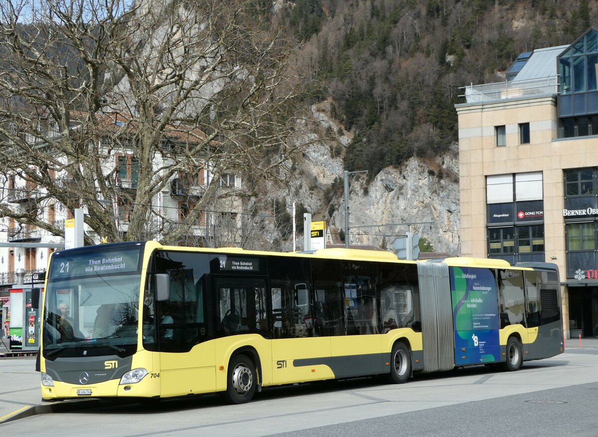 (247'180) - STI Thun - Nr. 704/BE 434'704 - Mercedes am 13. Mrz 2023 beim Bahnhof Interlaken West