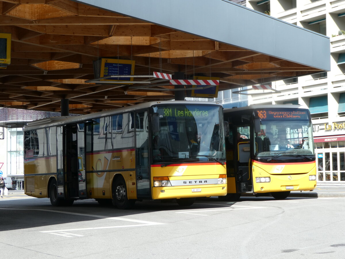 (247'223) - Evquoz, Erde - VS 1011/PID 4105 - Setra am 16. Mrz 2023 beim Bahnhof Sion