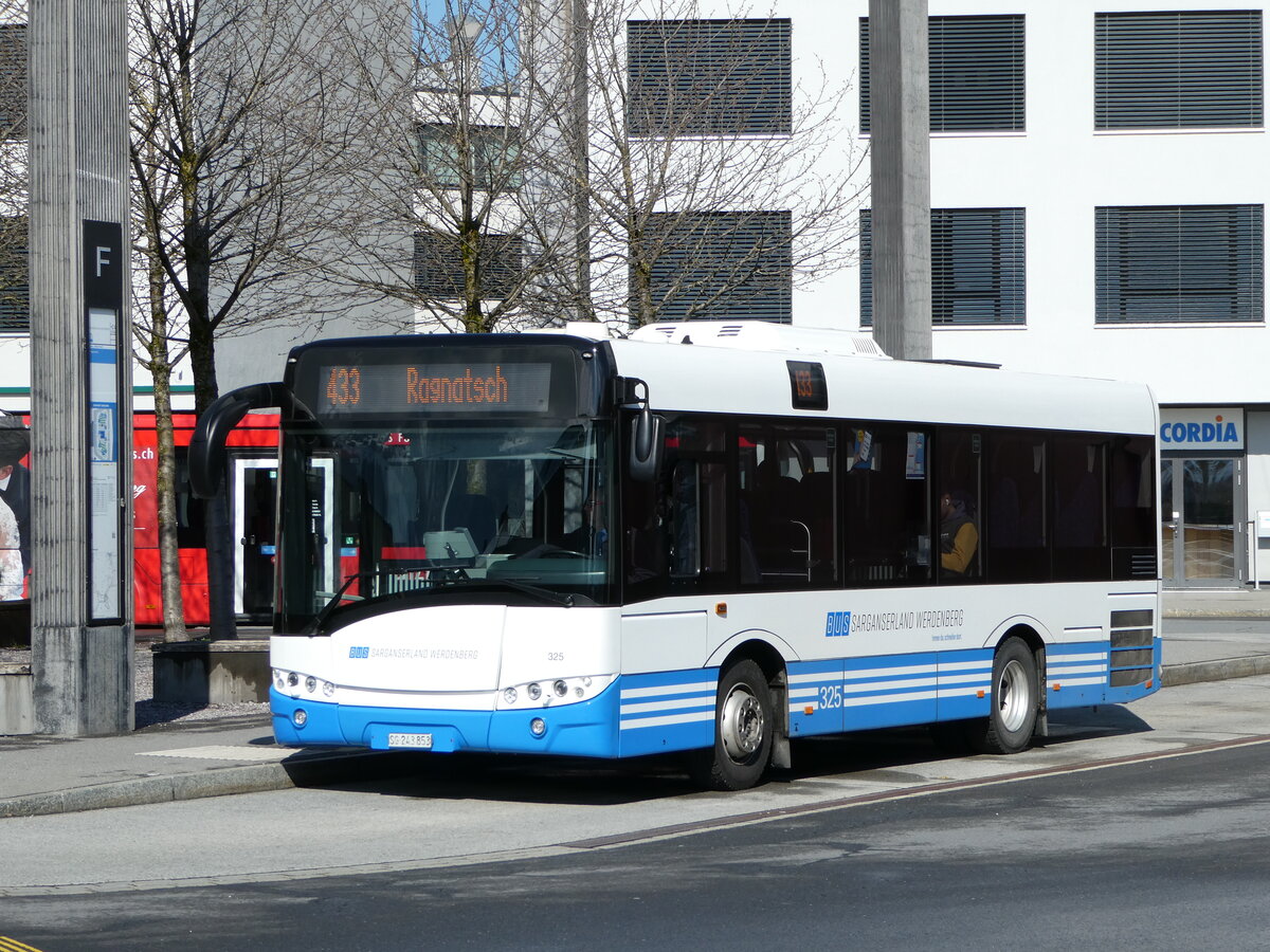 (247'759) - BSW Sargans - Nr. 325/SG 243'853 - Solaris am 28. Mrz 2023 beim Bahnhof Sargans