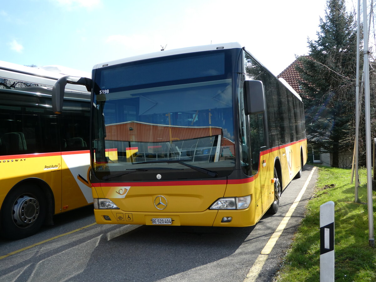 (248'009) - Engeloch, Riggisberg - Nr. 4/BE 520'404/PID 5198 - Mercedes am 4. April 2023 in Riggisberg, Garage