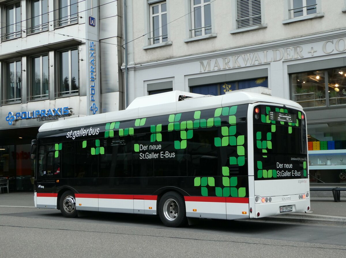 (248'392) - St. Gallerbus, St. Gallen - Nr. 220/SG 198'220 - Solaris am 13. April 2023 beim Bahnhof St. Gallen