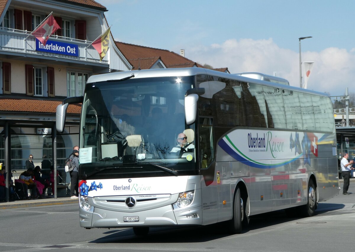 (248'899) - Oberland Reisen, Thun - Nr. 44/BE 387'289 - Mercedes am 19. April 2023 beim Bahnhof Interlaken Ost