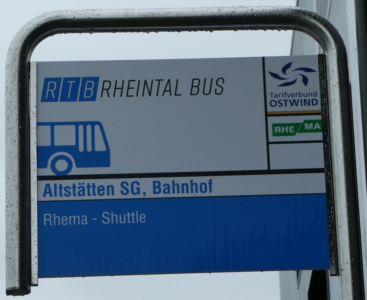 (249'093) - RTB-Haltestellenschild - Altsttten SG, Bahnhof - am 25. April 2023